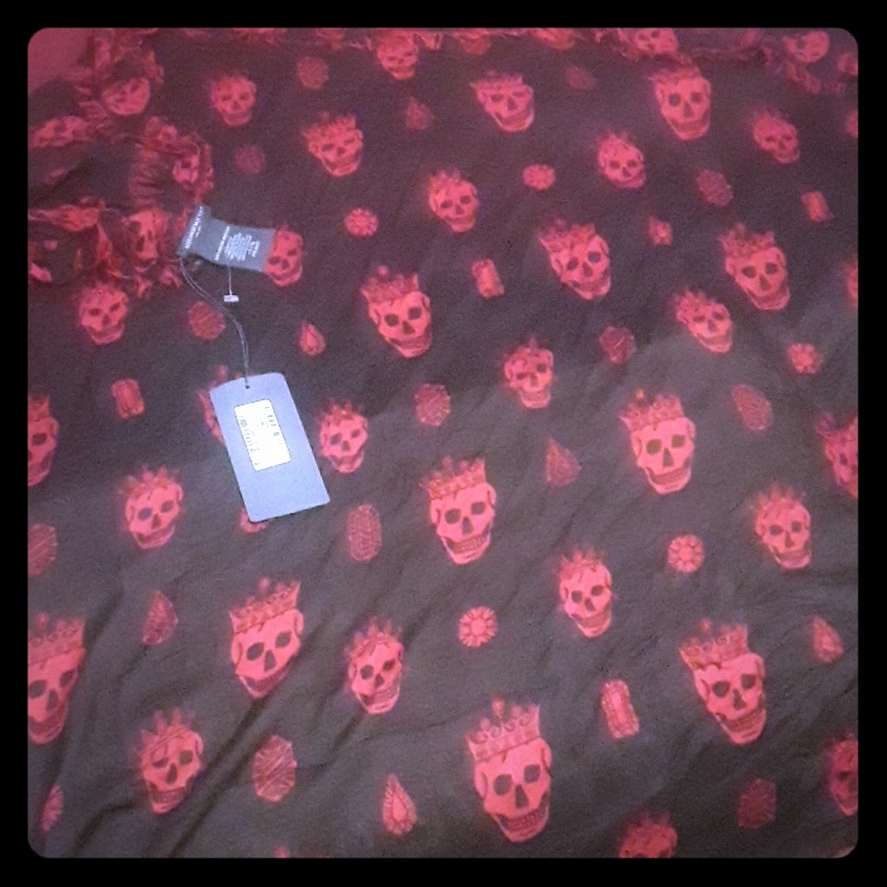 Alexander McQueen skull silk scarves brand new w